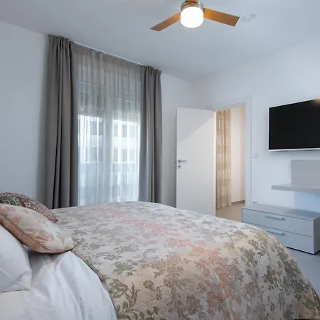 Luxury Apartments Brijuni Valbandon Exterior photo
